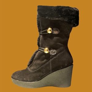 COACH "Gena" BLACK Shearling Wedge Boot with  Gold Buttons 9 Women's